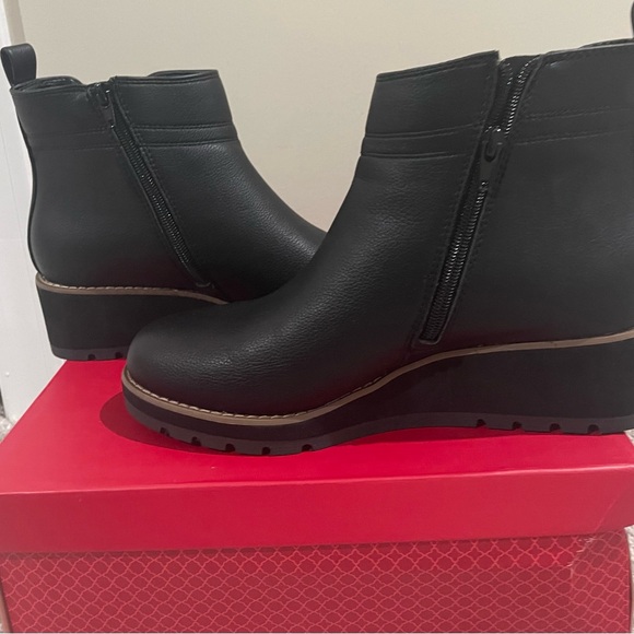 Kelly & Katie Booties - Picture 2 of 7